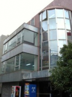 アカデミービル