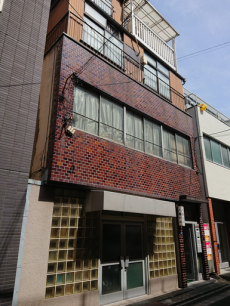 八巻ビル